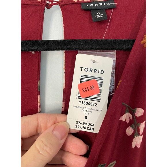 NWT Torrid Red Floral Cold Shoulder Wrap Dress Size 0 - Picture 3 of 15